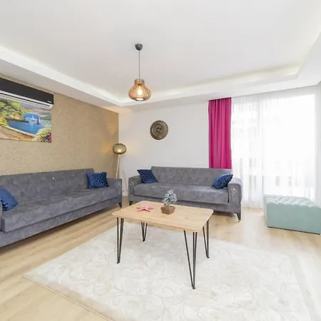Apartment Flat W Balcony Near Hadrian In